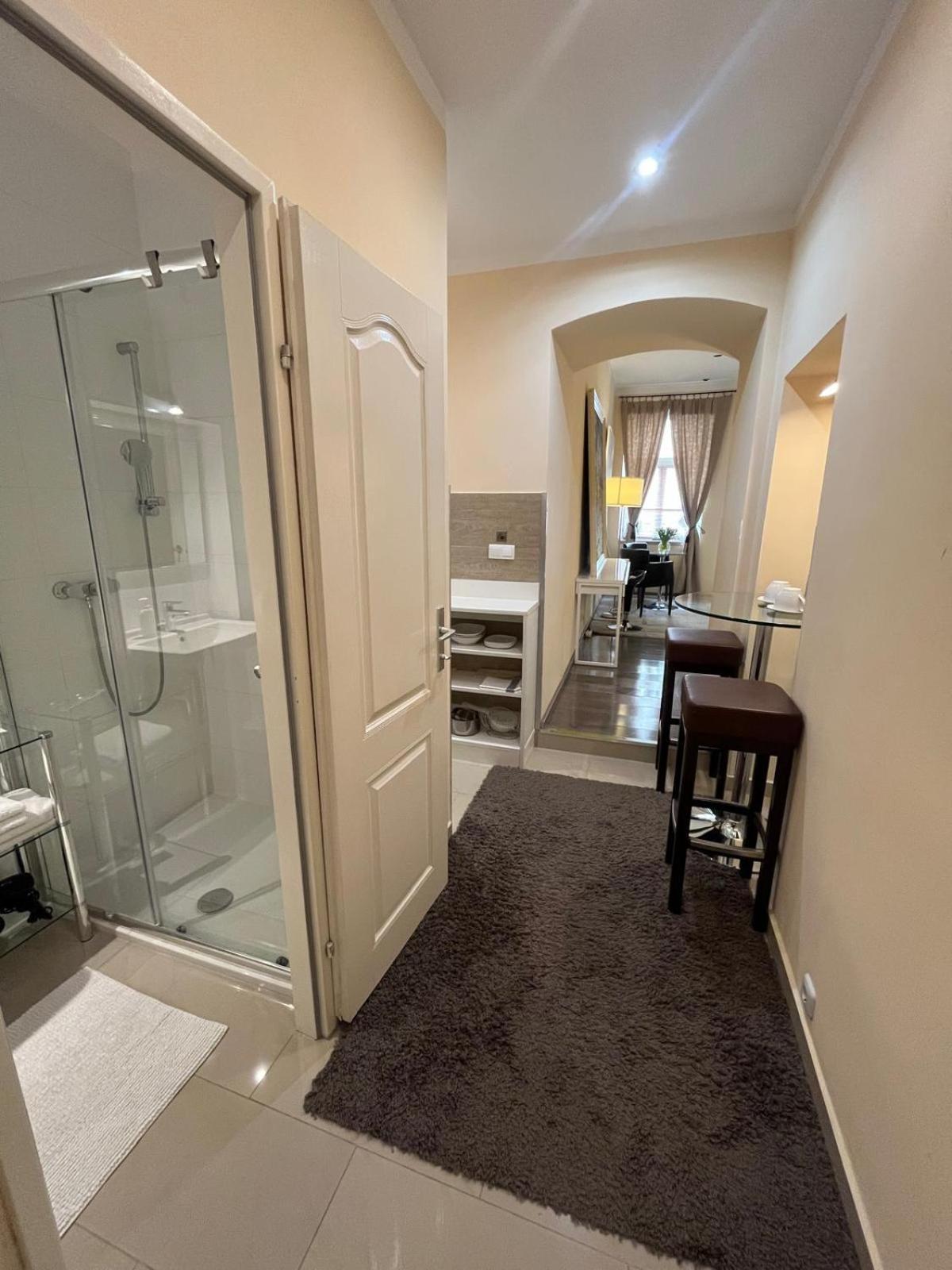 St Martin Apartment Wina Bagian luar foto