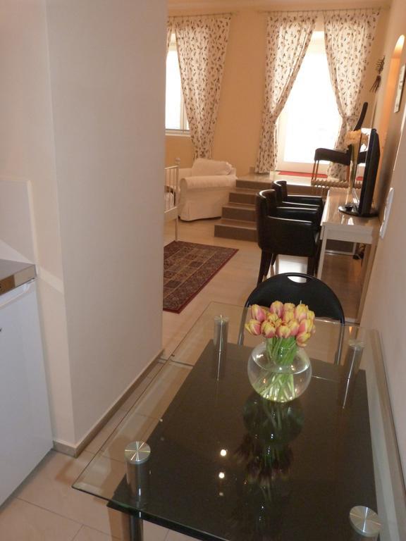 St Martin Apartment Wina Bagian luar foto