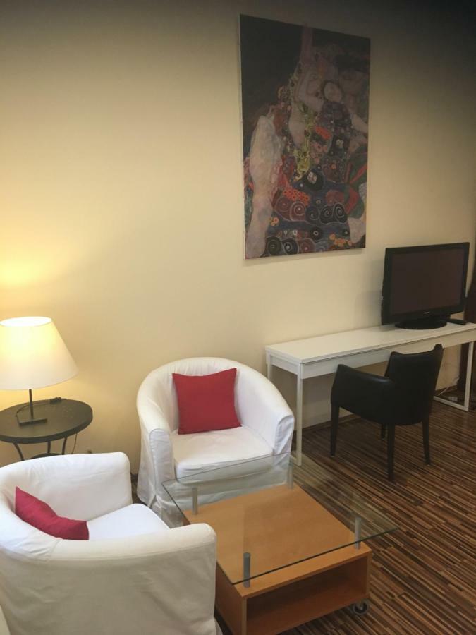 St Martin Apartment Wina Bagian luar foto