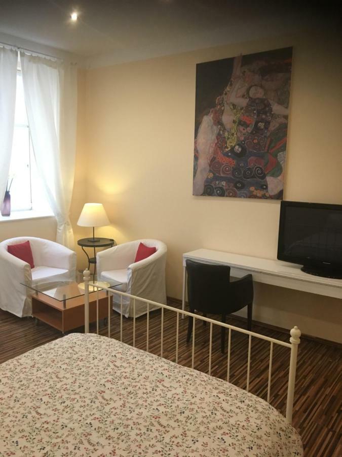 St Martin Apartment Wina Bagian luar foto